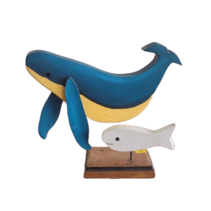 Escultura Artesanal de Baleia e Peixe em Madeira