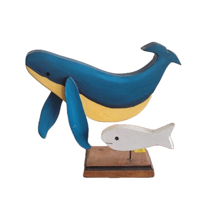 Escultura Artesanal de Baleia e Peixe em Madeira